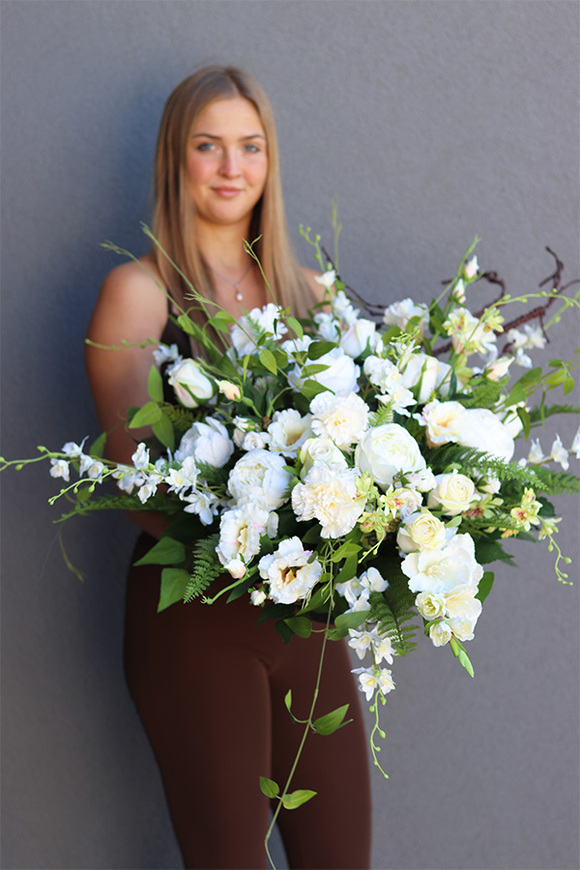 Biella Lux, kompozycja nagrobna w misie