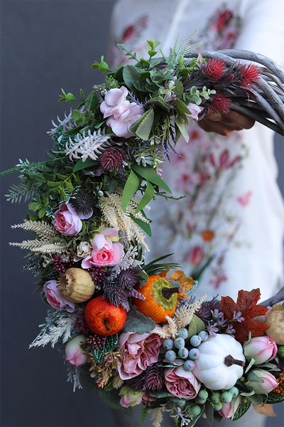 Letinata 2, asymetryczny wianek jesienny na drzwi