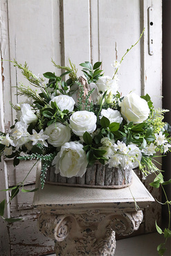 dekoracja nagrobna z ceramicznym aniołem, Nestino, wym.42x61cm