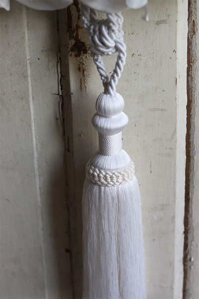 asymetryczny wianek z chwostem, Orchidelia White, śr.42cm   