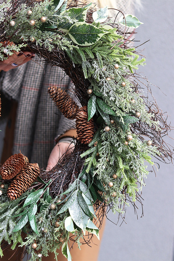 Zima w Mieście Modern, wianek na drzwi