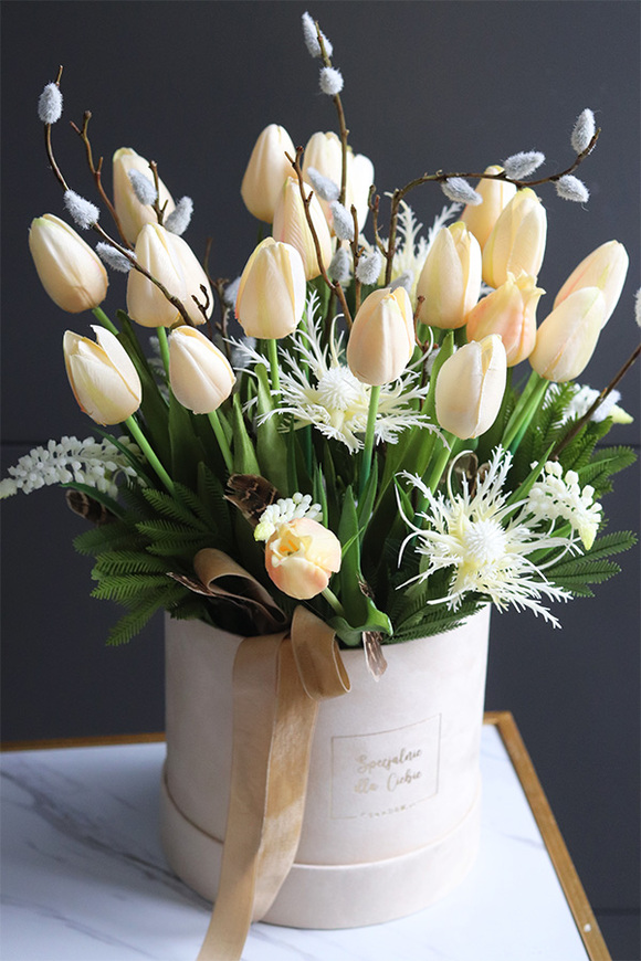 Creamy Tulips, wiosenny flowerbox, wys.46cm