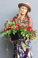 Czerwień Deluxe, kompozycja nagrobna w misie