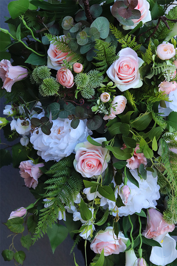 Pinkella, elegancka wiązanka nagrobna