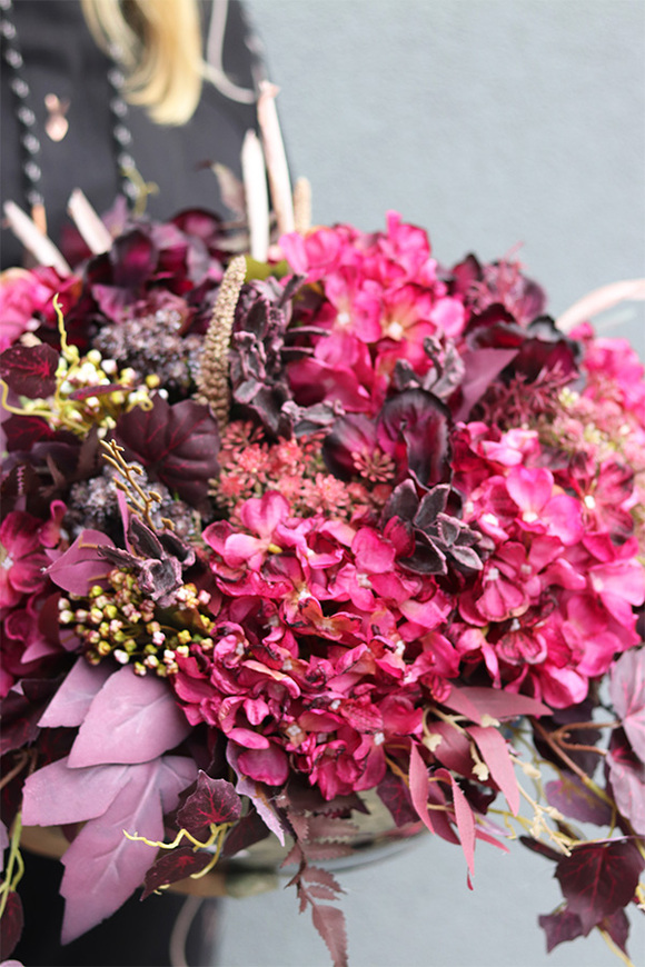 Amarantis bordo, kompozycja nagrobna w naczyniu