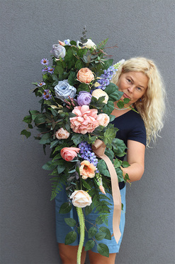 Estella, dekoracja nagrobna na betonowej podstawie, wym.100cm