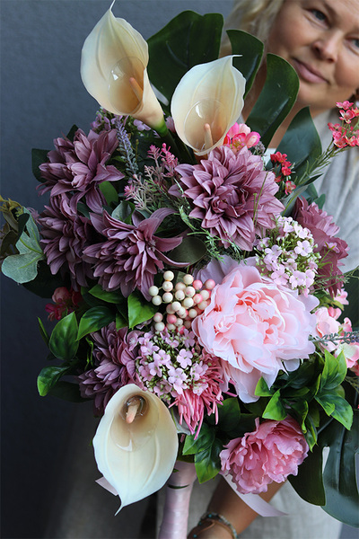 Pudris, nowoczesny bukiet nagrobny do położenia