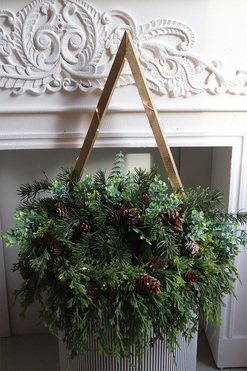 Wooden Tree, zimowa kompozycja nagrobna, wym.52x50x40cm