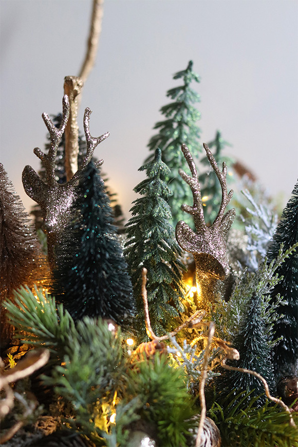 Złote Jelenie, świąteczny stroik na tacce LED