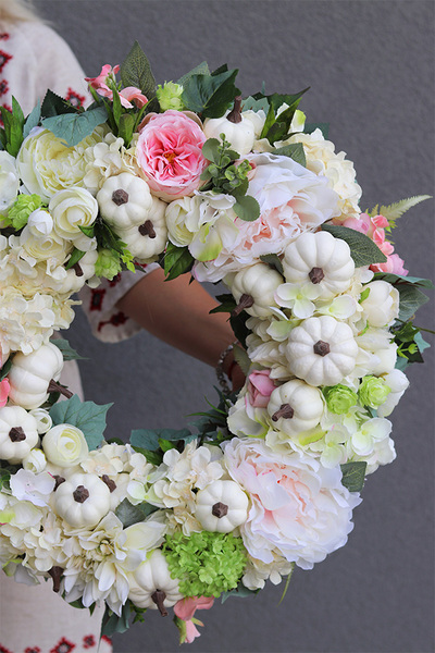 Białe Dynie 2, jesienny wianek z owocami