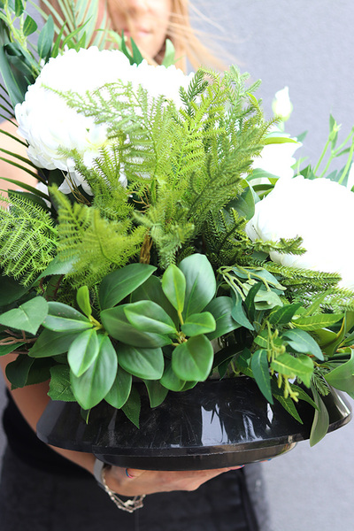 Biała Kamea, zestaw dekoracji nagrobnych