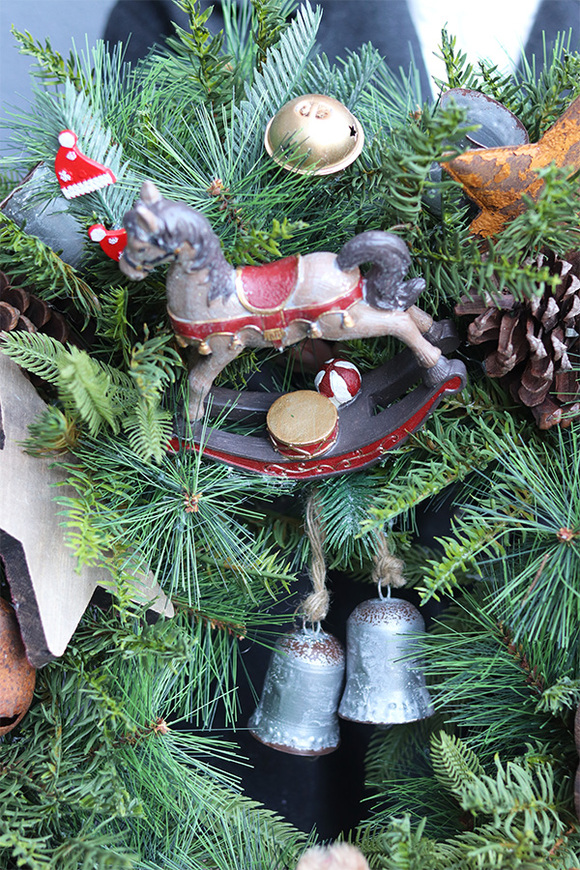 Laponia, wianek ze sztucznych sosnowych gałązek, śr.60cm