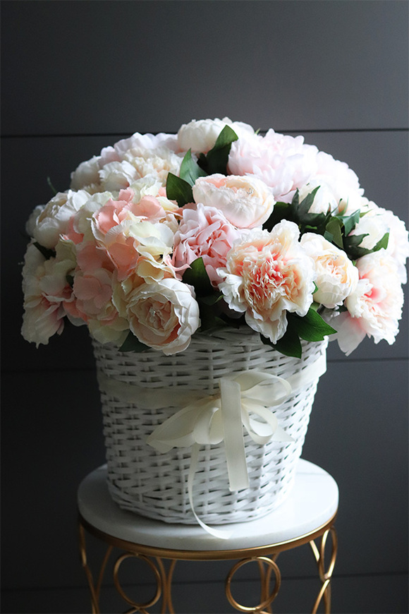 Provance Lady, bogaty kosz z hortensjami