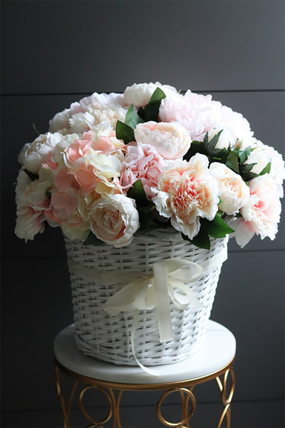 Provance Lady, bogaty kosz z hortensjami