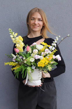 Amira Eclipse Pink, dekoracja kwiatowa na stół wielkanocny, wys.56cm 