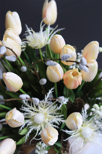 Creamy Tulips, wiosenny flowerbox, wys.46cm 