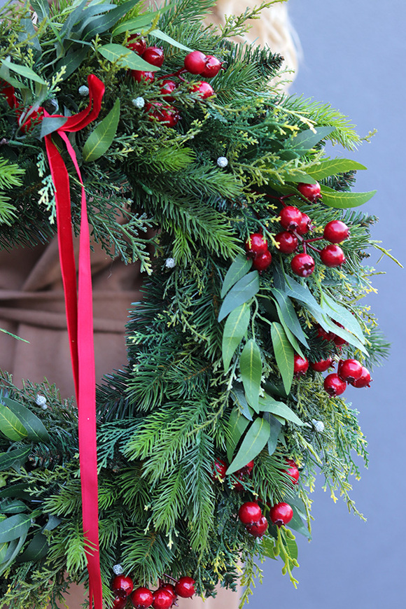 Głogowy Las, nowoczesny wianek z szyszkami