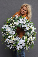 Lirene, wieniec nagrobny