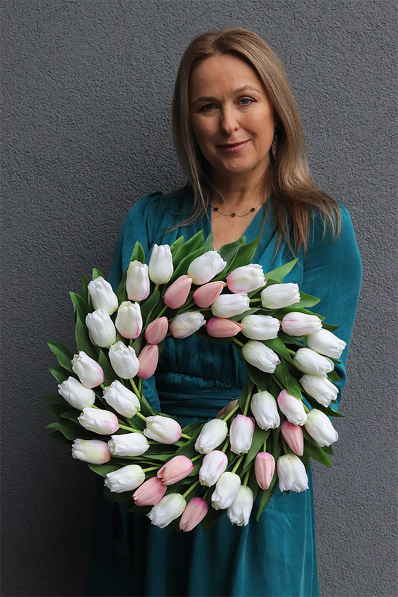 Witaj Wiosno Biel&Róż, bardzo elegancki wianek z tulipanów	