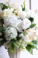 Creamosa Palace, kompozycja kwiatowa w pucharze