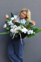 Elwira, kompozycja nagrobna w misie