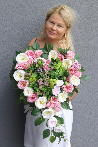 Neffa 2, stroik nagrobny serce