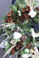 atrakcyjny wianek świąteczny z konikiem, Moderni, śr.55cm