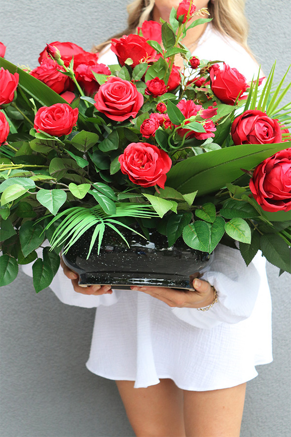 Gloria Czerwone Róże, kompozycja nagrobna w misie