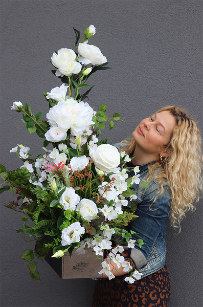 dekoracja kwiatowa z peonią, Murellina, wys.90cm