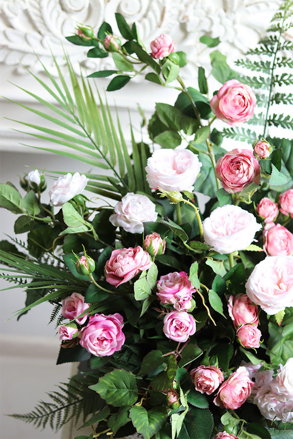 Różowy Dzień Rustic, kompozycja kwiatowa w donicy z teksturą