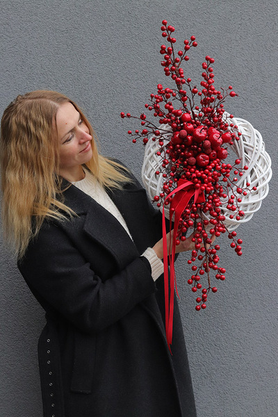 Czerwone Jagody, asymetryczny wianek świąteczny, śr.35cm
