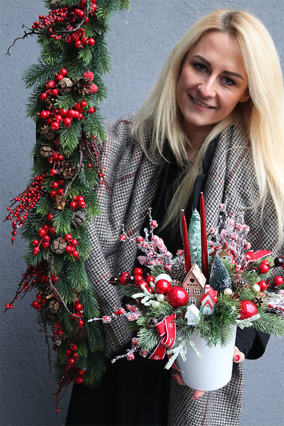 Czerwień Wigilijna, girlanda świąteczna