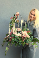 Angelo Garden Cream, lampion nagrobny z kwiatami