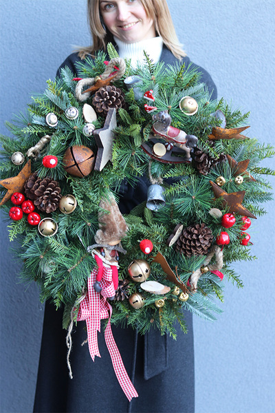 Laponia, wianek ze sztucznych sosnowych gałązek, śr.60cm