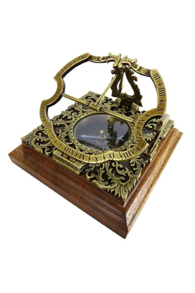 Augsburg, zegar słoneczny i kompas