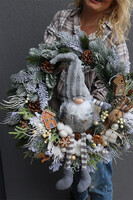 Skrzat w Czapce, bożonarodzeniowy wianek na drzwi