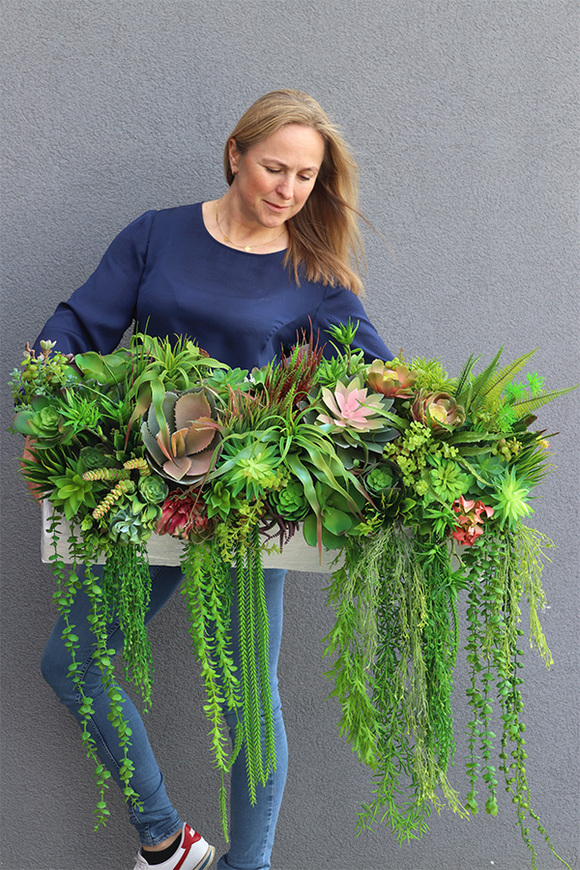 Dalila 1, kompozycja sukulenty do twojej donicy, wym.44x85x35cm