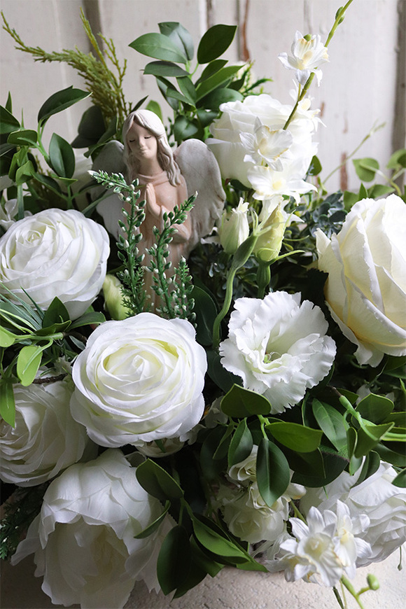 dekoracja nagrobna z ceramicznym aniołem, Nestino, wym.42x61cm