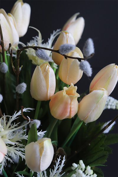 Creamy Tulips, wiosenny flowerbox, wys.46cm 