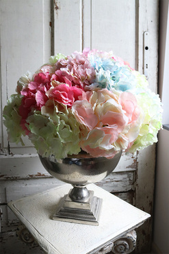 kompozycja w pucharze, Cooler z Pastelowymi Hortensjami, wym.52x46cm