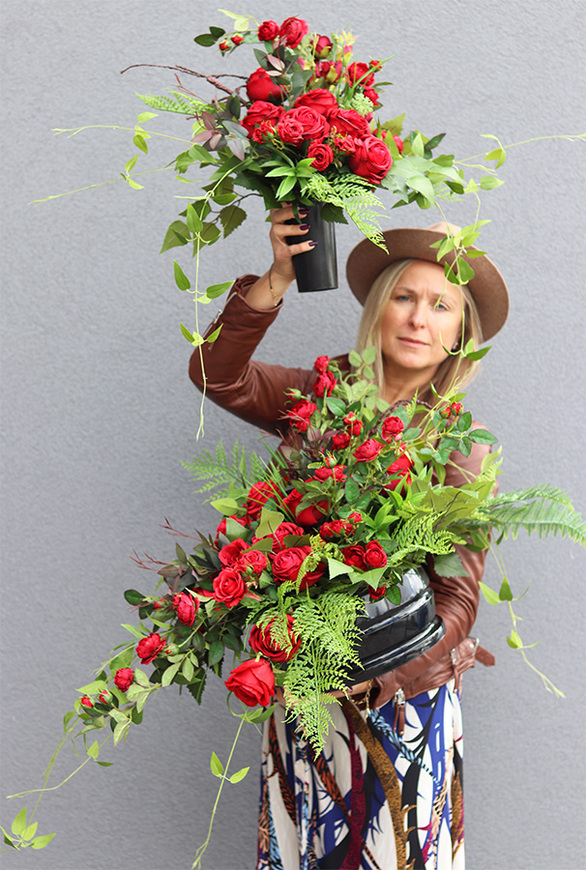 Czerwień Deluxe, kompozycja nagrobna w misie