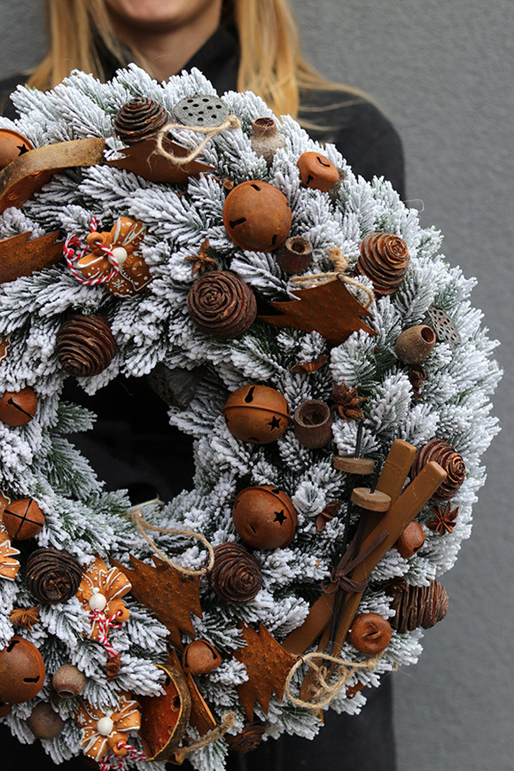 Kuligowe Cuda, świąteczny wianek na drzwi