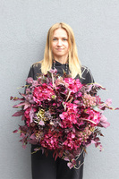 Amarantis bordo, kompozycja nagrobna w naczyniu