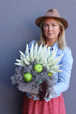 Jesienne Wrzosy, kompozycja kwiatowa w drewnianej skrzynce, wym.30x38x36cm