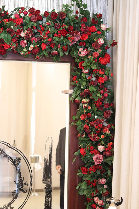 Polska Róża, brama kwiatowa na wejście