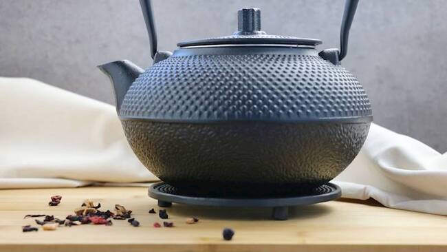 Awaji, żeliwny zestaw do herbaty, czarny