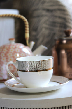 OD RĘKI  komplet obiadowy dla 6 osób, 30 elementów, Golden Delia I 