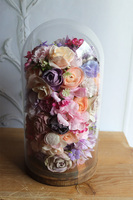 Kwiatovy, kompozycja kwiatowa pod szklanym kloszem, wys.27cm