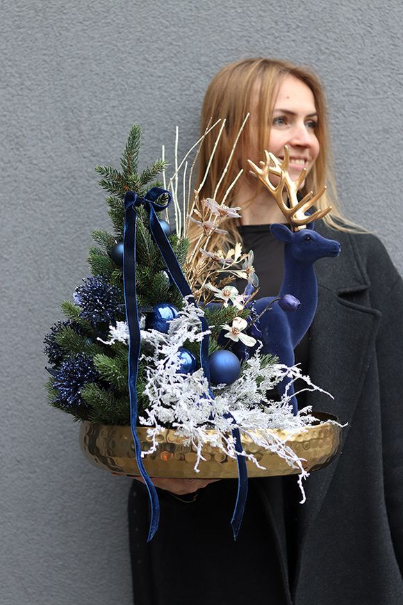 Granatowy Jeleń, świąteczny stroik zimowy