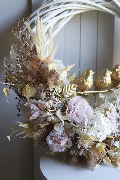 Złote Ptaki, asymetryczny wianek na drzwi